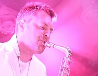 Eike Sax Eike von der Leyen pink